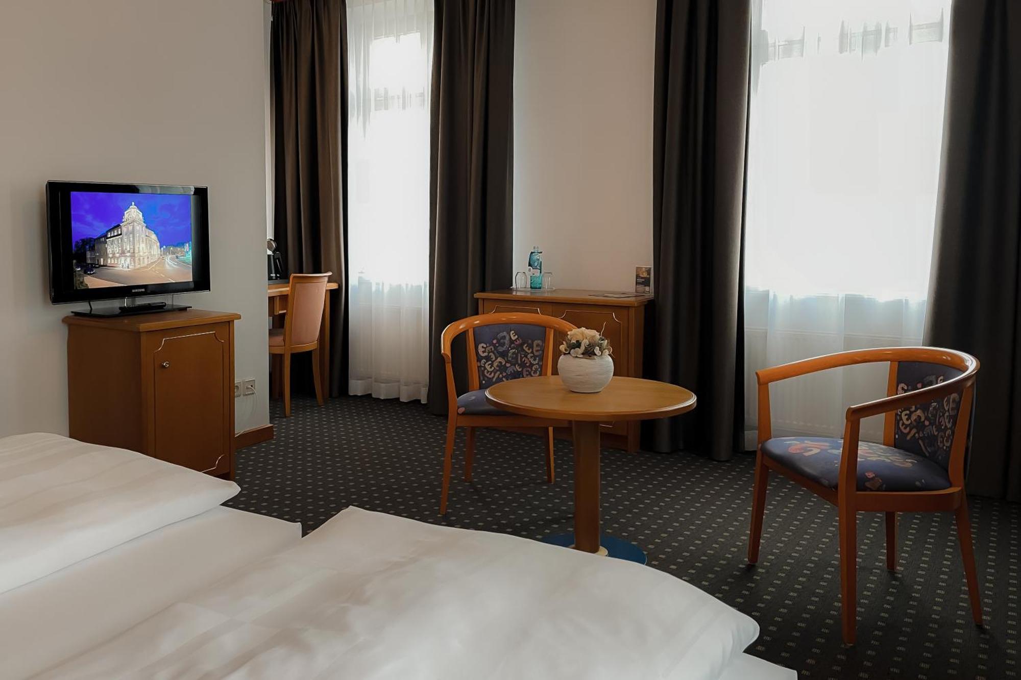Hotel Alekto ไฟรแบร์ก ภายนอก รูปภาพ