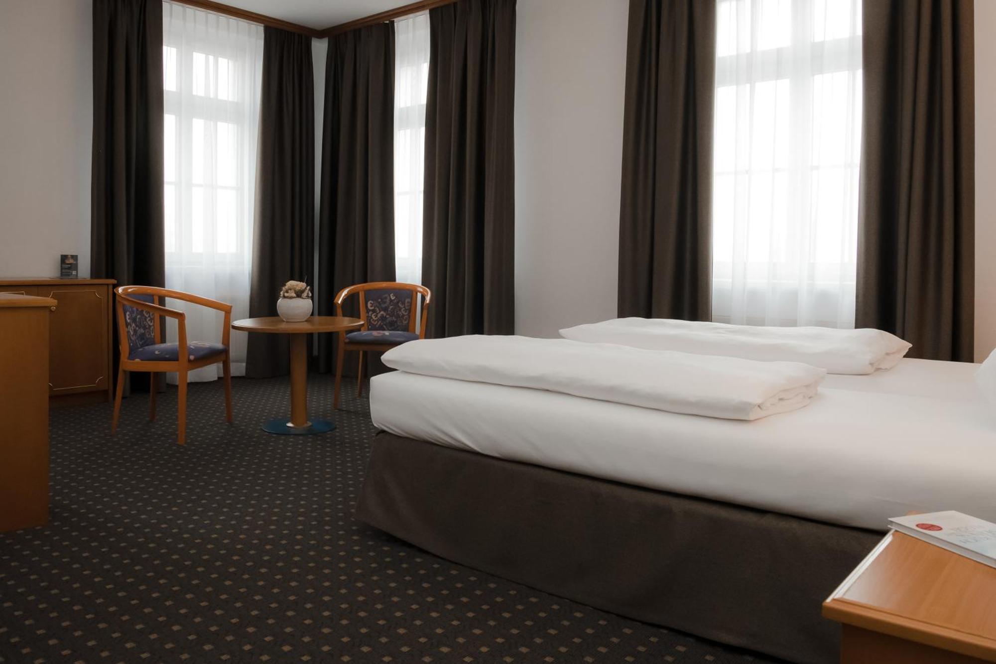 Hotel Alekto ไฟรแบร์ก ภายนอก รูปภาพ